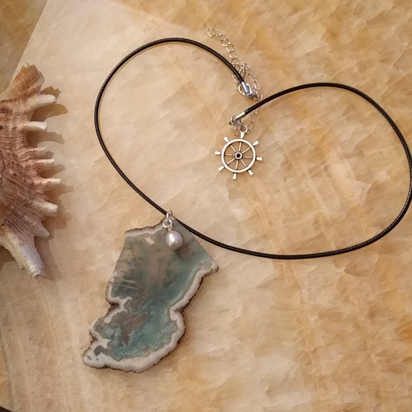 Moss Agate + Pearl Necklace - Picture 2 of 6